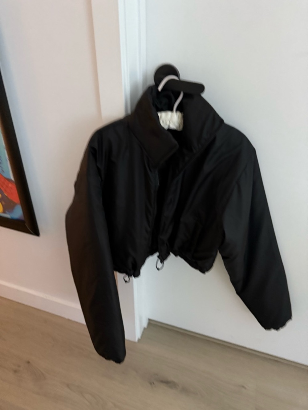 Cropped Black Women's Puffer Jacket - Stylish Lightweight Coat